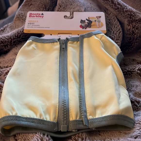 Boots & Barkley pet apparel with zipper - Picture 5 of 5